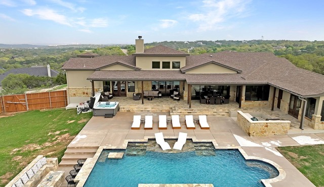 AmazingSunsets/PanoramicViews/Pool&HotTub/Game Room/Gym/Firepit/Sauna/Sleeps16