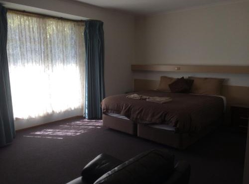 Ambassador Motor Inn