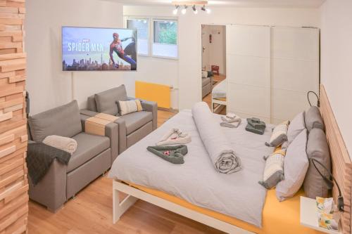 Ambassador Yellow Home