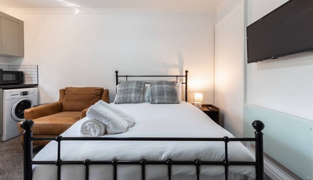 Amber - 1 bedroom Studio Flat