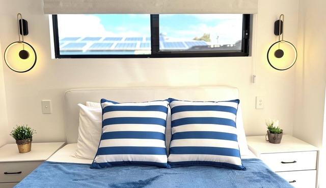 Amber 1bd studio Daisy Hill-minutes to M1 highway