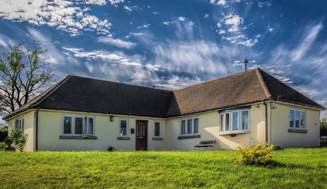 Amber Lodge with private hot tub