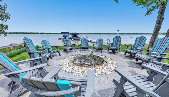 Amber's White Potato Lake House w/Sandy Shore