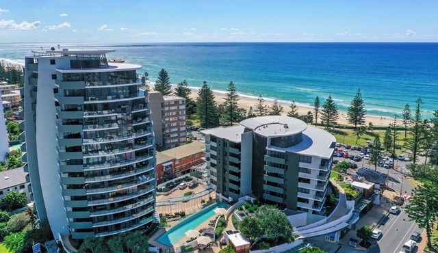 Ambience on Burleigh Beach