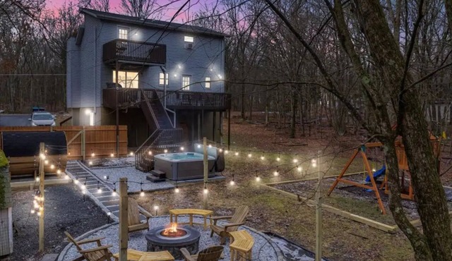 Amenities Galore: Pool, Public Lake, Sauna, Hot Tub, Game Room, Playground