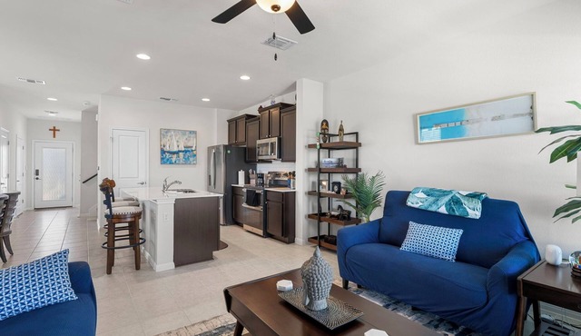 Amenities of Austin minutes from Austin Bergstrom!