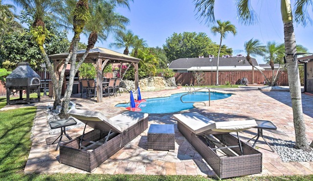 Amenity-Packed Sunrise Home w/ Outdoor Pool!