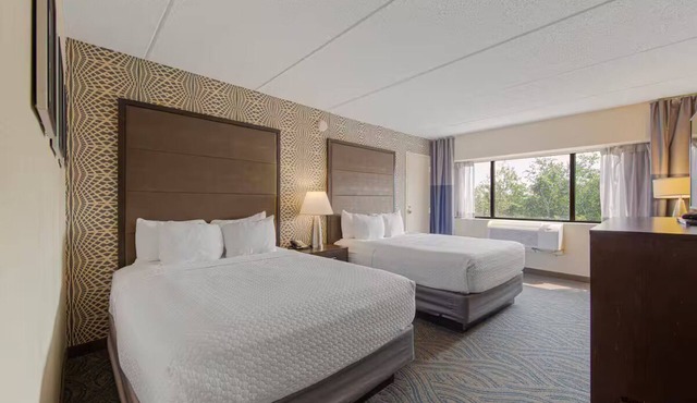 Amenity Rich Double Queen Suite