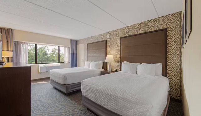 Amenity Rich Double Queen Suite