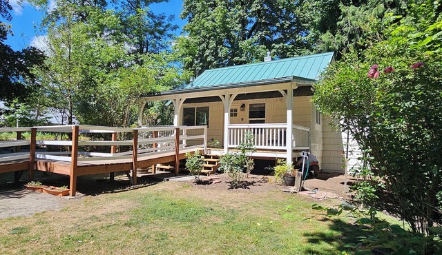 American Alps Cabin-Beach, Riverfront, EV charger, 2B/1Ba, North Cascade, Diablo
