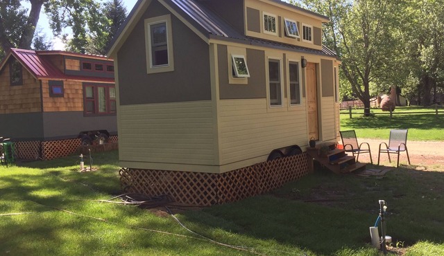 American Aspen – Experience Tiny Living at Its Coziest Near Estes Park & Boulder