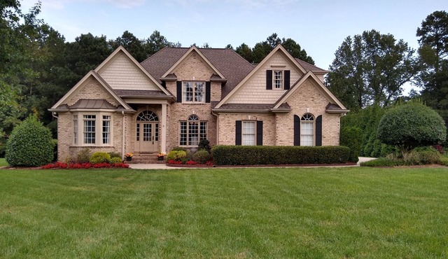 AMERICAN DREAM: 10 miles from Downtown Raleigh