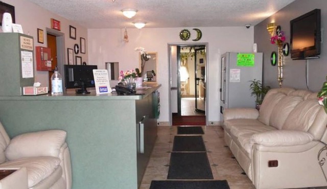 American Inn & Suites