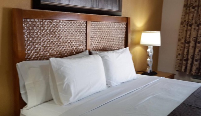 American Regency Inn