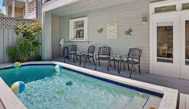 *AMERICANA TROPICALE @ OLD TOWN* Home & Pool by Duval + LAST KEY SERVICES.