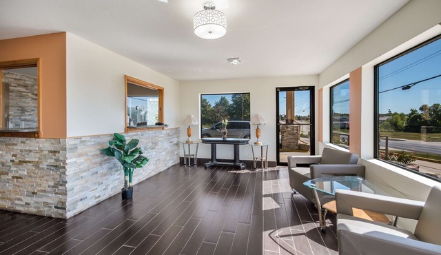 Americas Best Value Inn & Suites Harrisonville