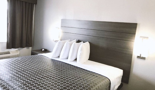 Americas Best Value Inn & Suites San Antonio Arena District