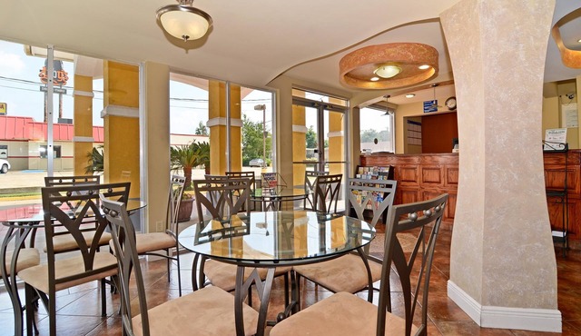 Americas Best Value Inn Alexandria