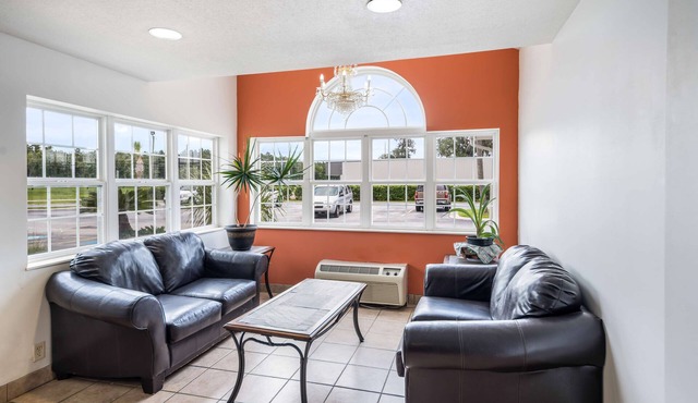 Americas Best Value Inn & Suites Brunswick