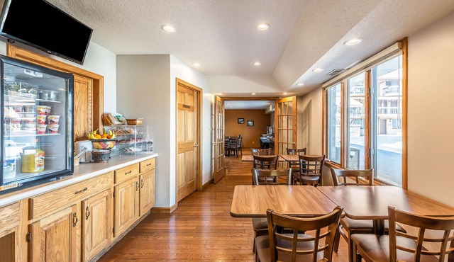 Americas Best Value Inn & Suites St. Marys
