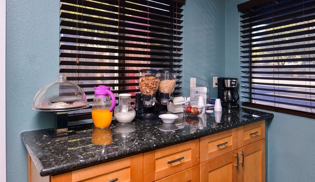 Americas Best Value Inn & Suites Clearlake Wine Country