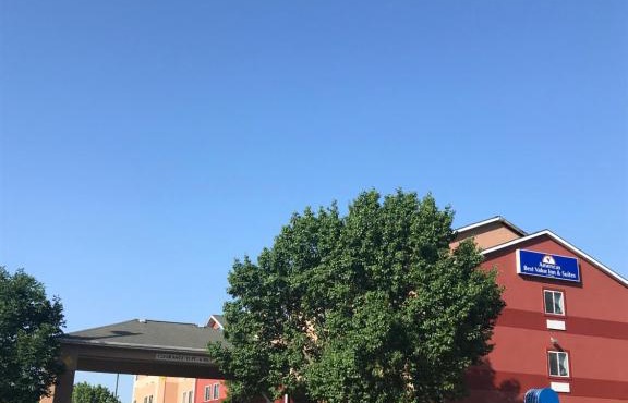 Americas Best Value Inn and Suites Saint Charles