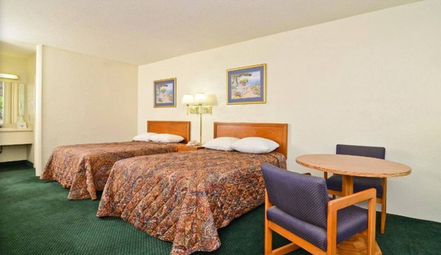 Americas Best Value Inn Wilson - 2 Double Beds Non-Smoking (GROUND FLOOR)