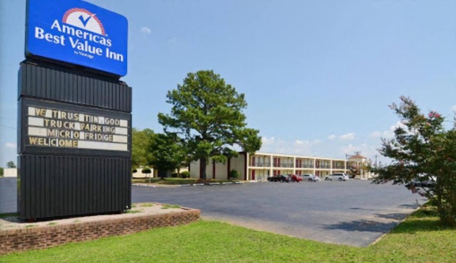 Americas Best Value Inn Wilson - UNIT 20 2 BED FIRST FLOOR