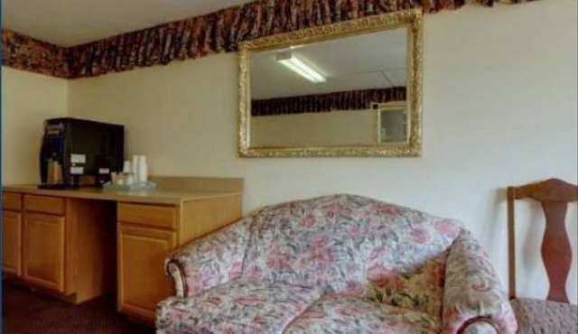 Americas Best Value Inn Wilson UNIT 23 2 BED FIRST FLOOR
