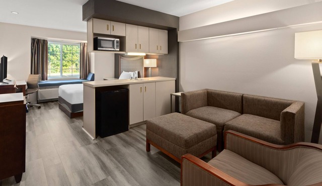 Americas Best Value Inn & Suites Racine