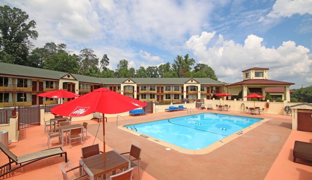 Americas Best Value Inn Pilot Mountain