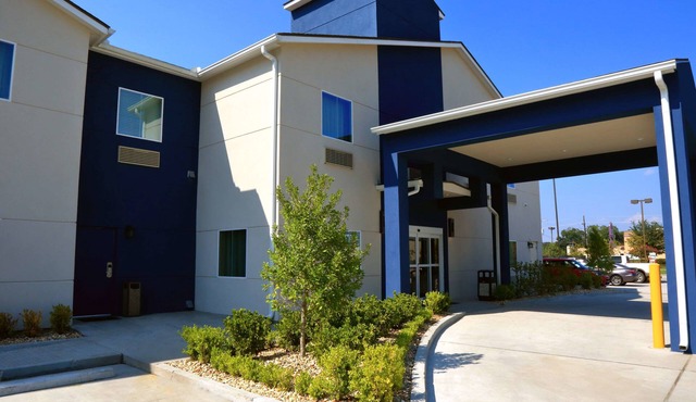 Americas Best Value Inn & Suites Prairieville
