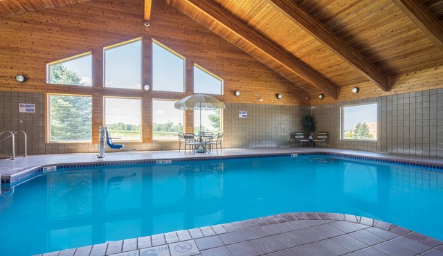 AmericInn by Wyndham Baldwin