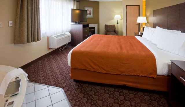 AmericInn by Wyndham Blue Earth