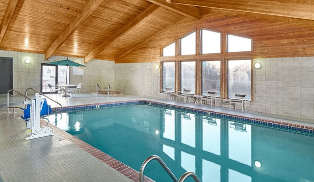 AmericInn by Wyndham Burlington