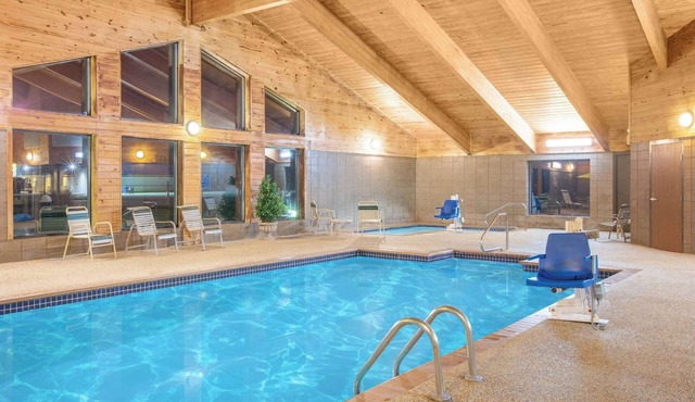 AmericInn by Wyndham Clear Lake