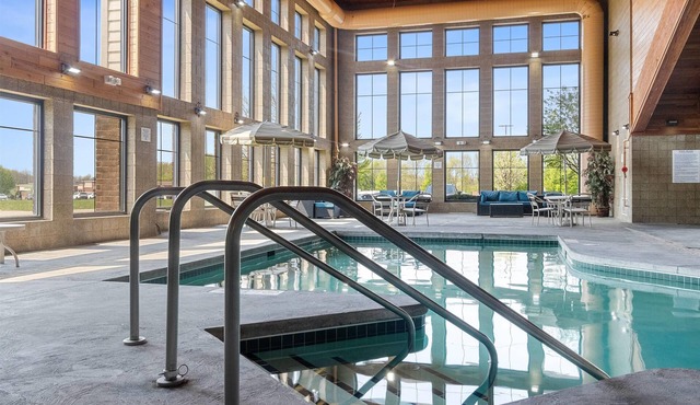 AmericInn by Wyndham Green Bay East