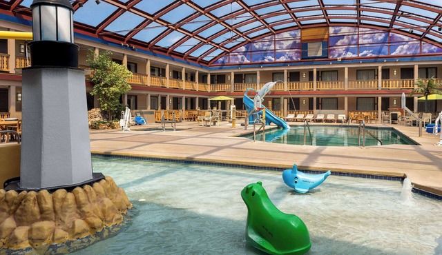 AmericInn by Wyndham La Crosse Riverfront-Conference Center