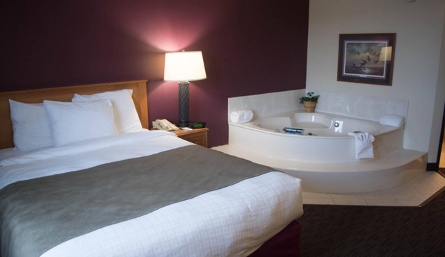 AmericInn by Wyndham Madison SD