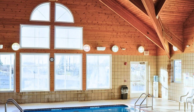 AmericInn by Wyndham Monmouth
