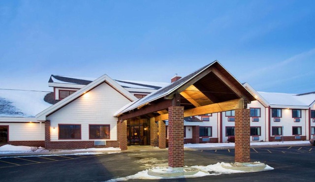 AmericInn by Wyndham New London