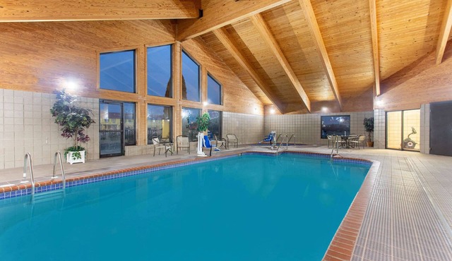 AmericInn by Wyndham New London