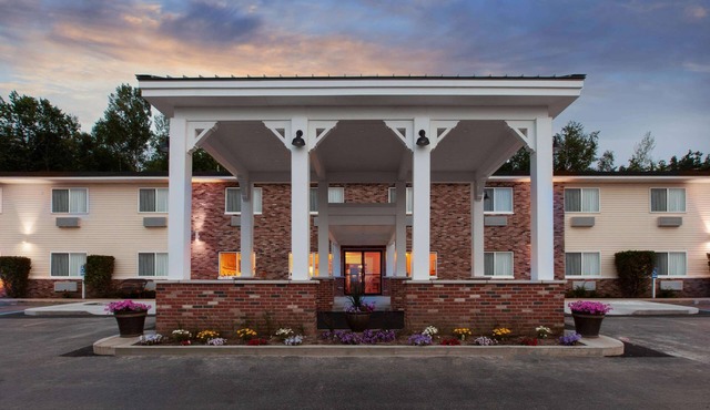 AmericInn by Wyndham Petoskey