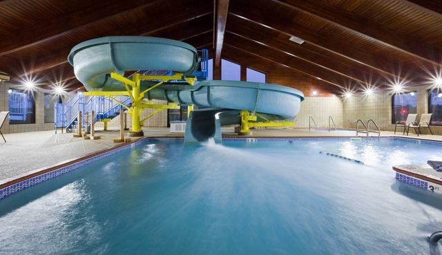 AmericInn by Wyndham Shakopee Near Canterbury Park