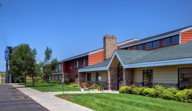 AmericInn by Wyndham Worthington