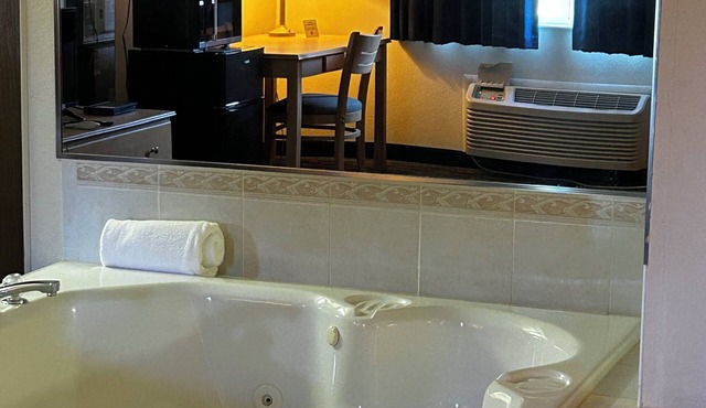 Ameristay Hotel Inn & Suites Waverly