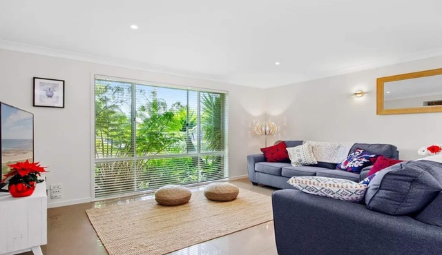 Amersham – great entertainment area and yard