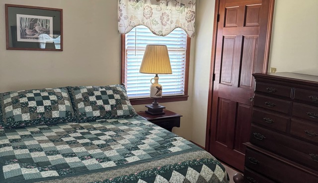 Ames Ridge a Quiet 3-bedroom farmhouse in Painter VA