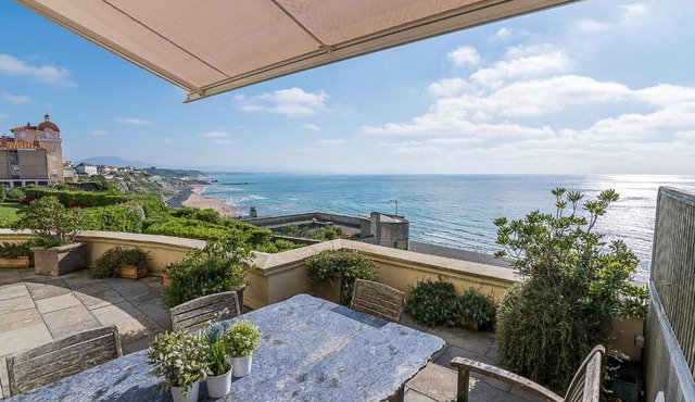 AMETSA, luxury flat, terrace and wonderful seaview, in Biarritz