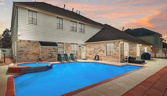 AMHOT - in Houston with heated pool spa